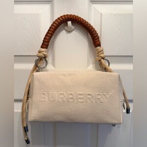 New Burberry Canvas Zip Top Handle Bag Removable Strap Neutral
White GWP/VIP
